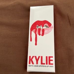Kylie cosmetics matte liquid lipstick and lip liner